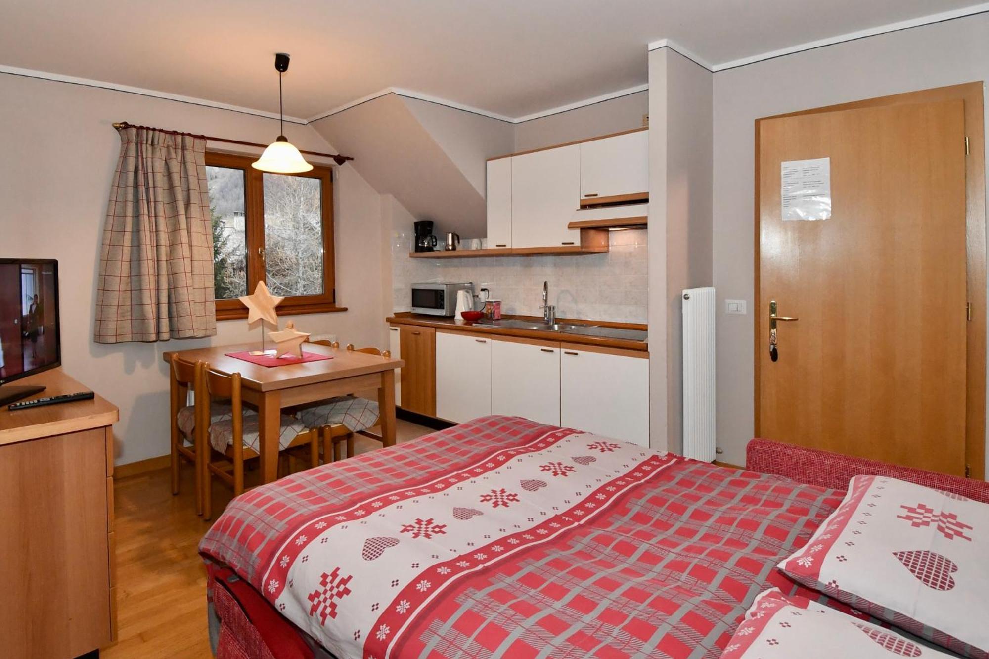 Casa Erica Apartments Ливиньо Экстерьер фото